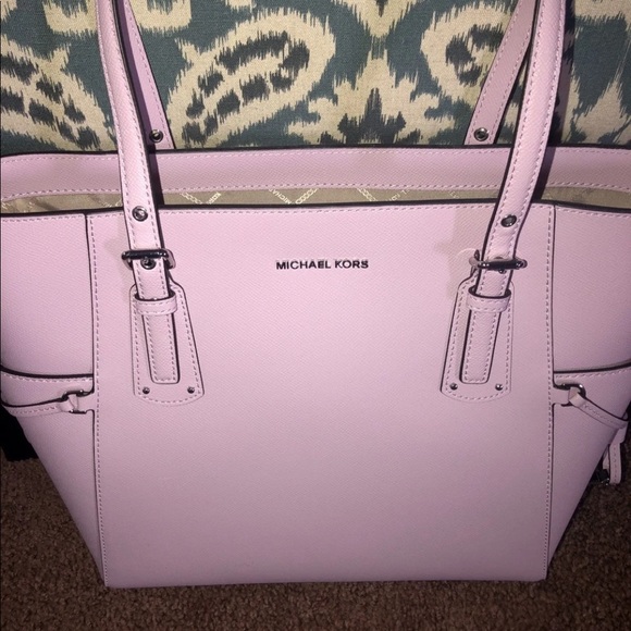 Michael Kors Handbag - Picture 2 of 8